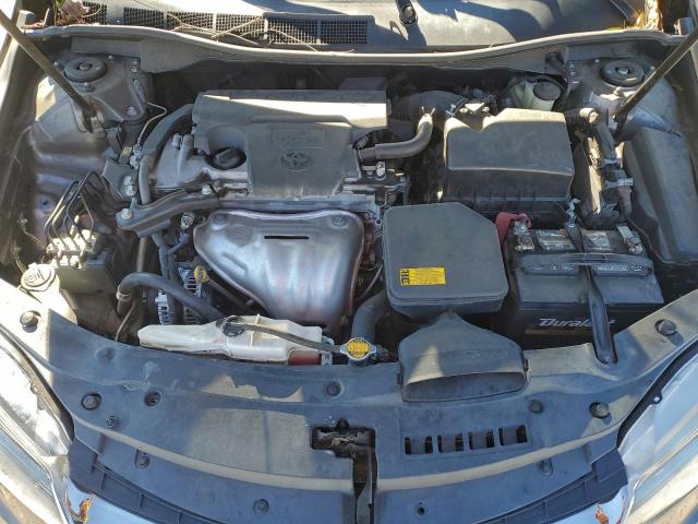 Toyota Camry Le Image 11