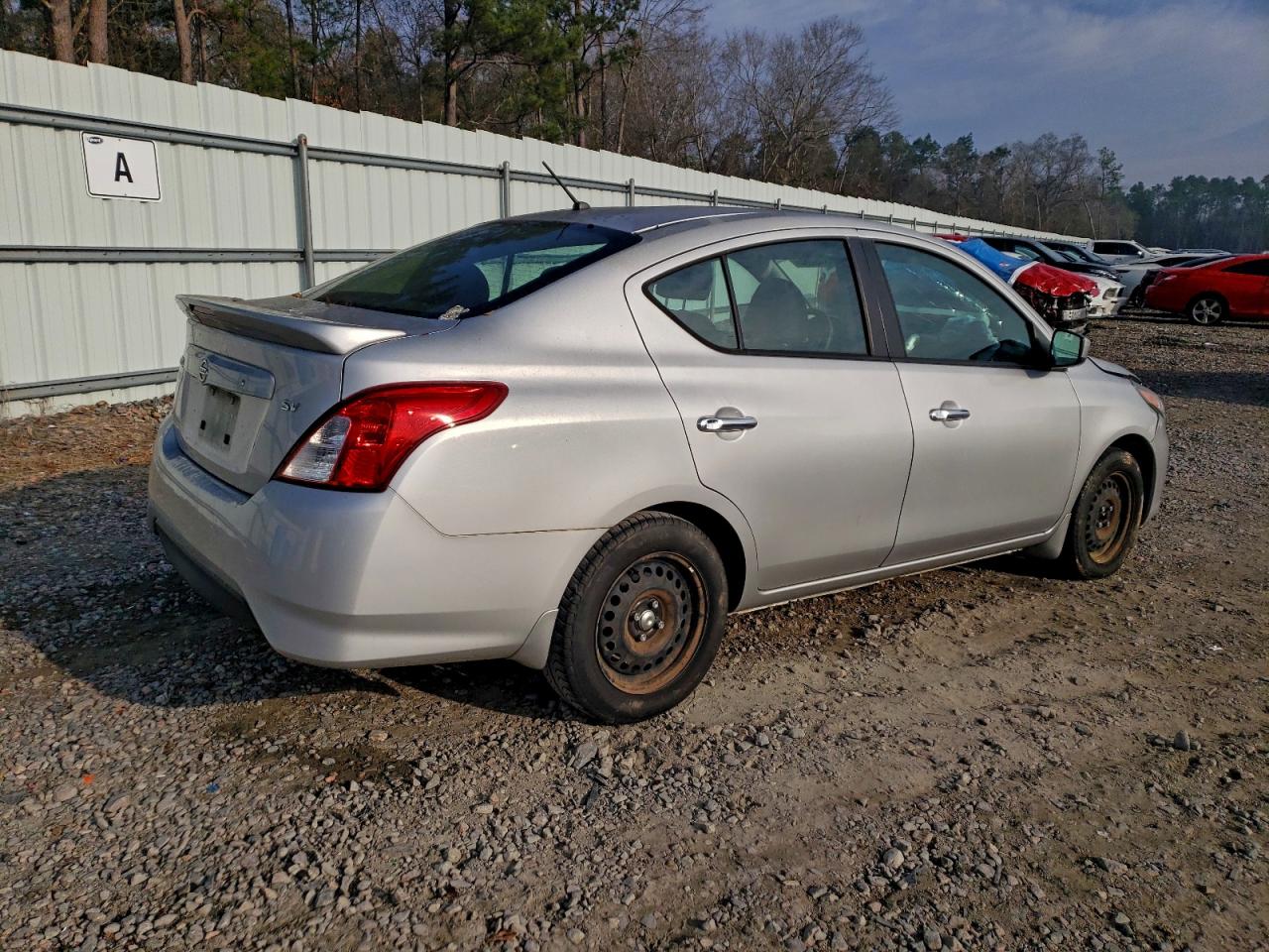 Nissan Versa S Image 3