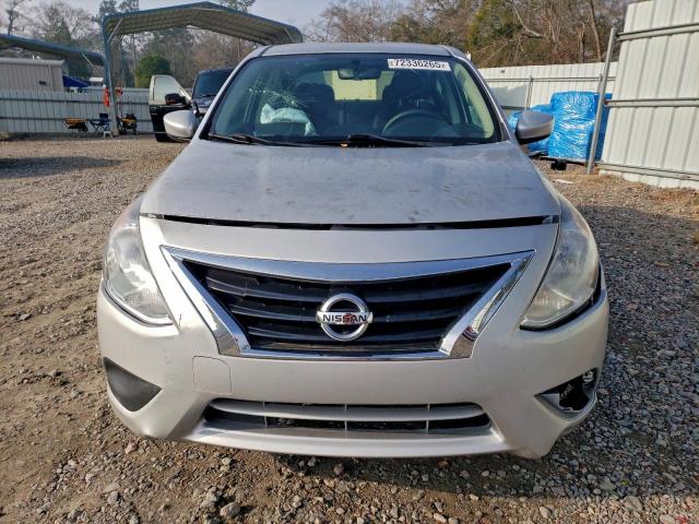 Nissan Versa S Image 11