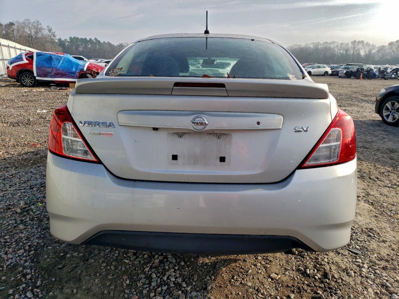 Nissan Versa S Image 10