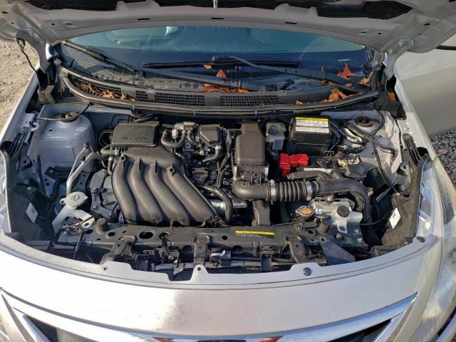 Nissan Versa S Image 8