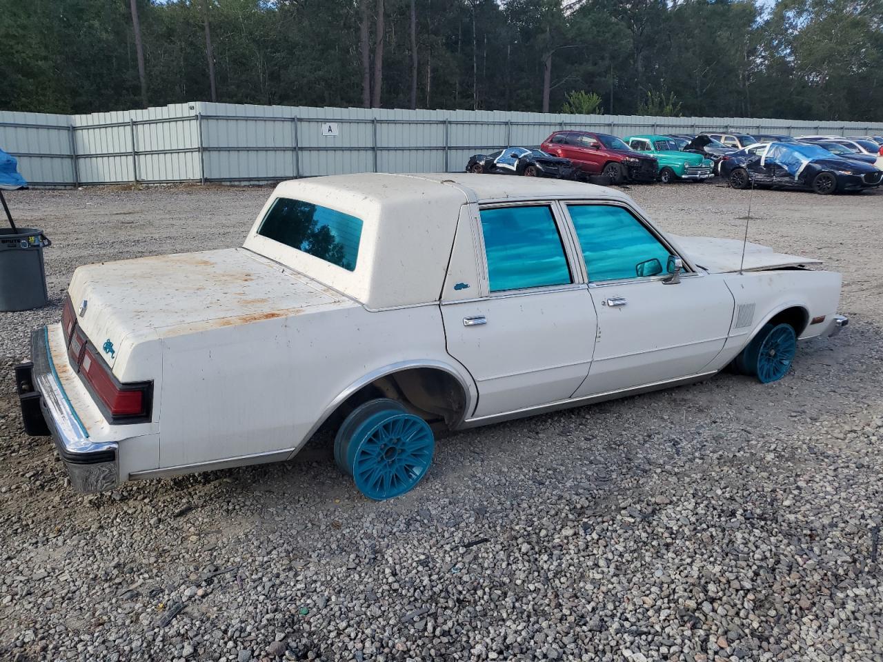 Chrysler Fifth Avenue Image 9