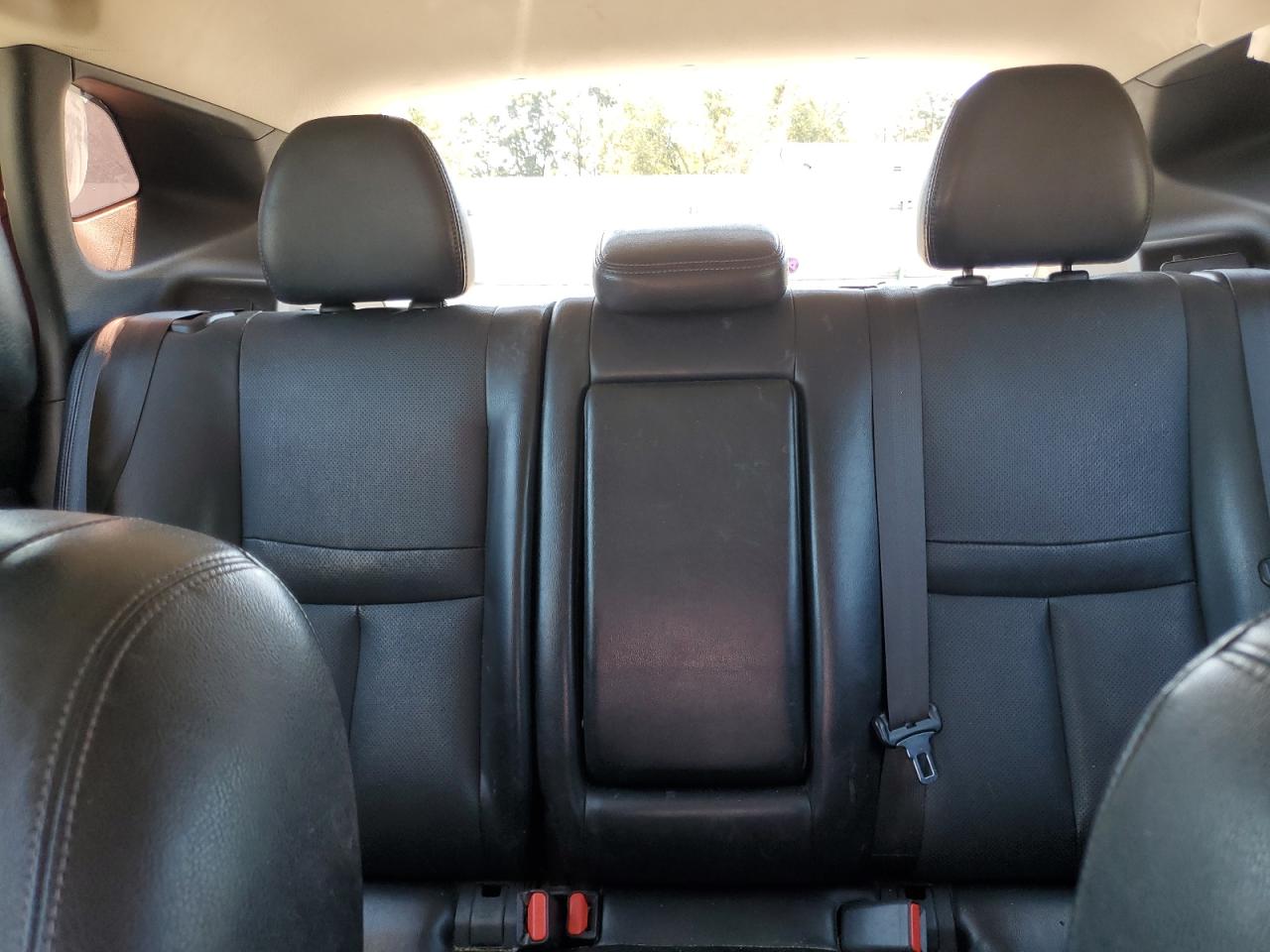 Nissan Rogue S Image 4