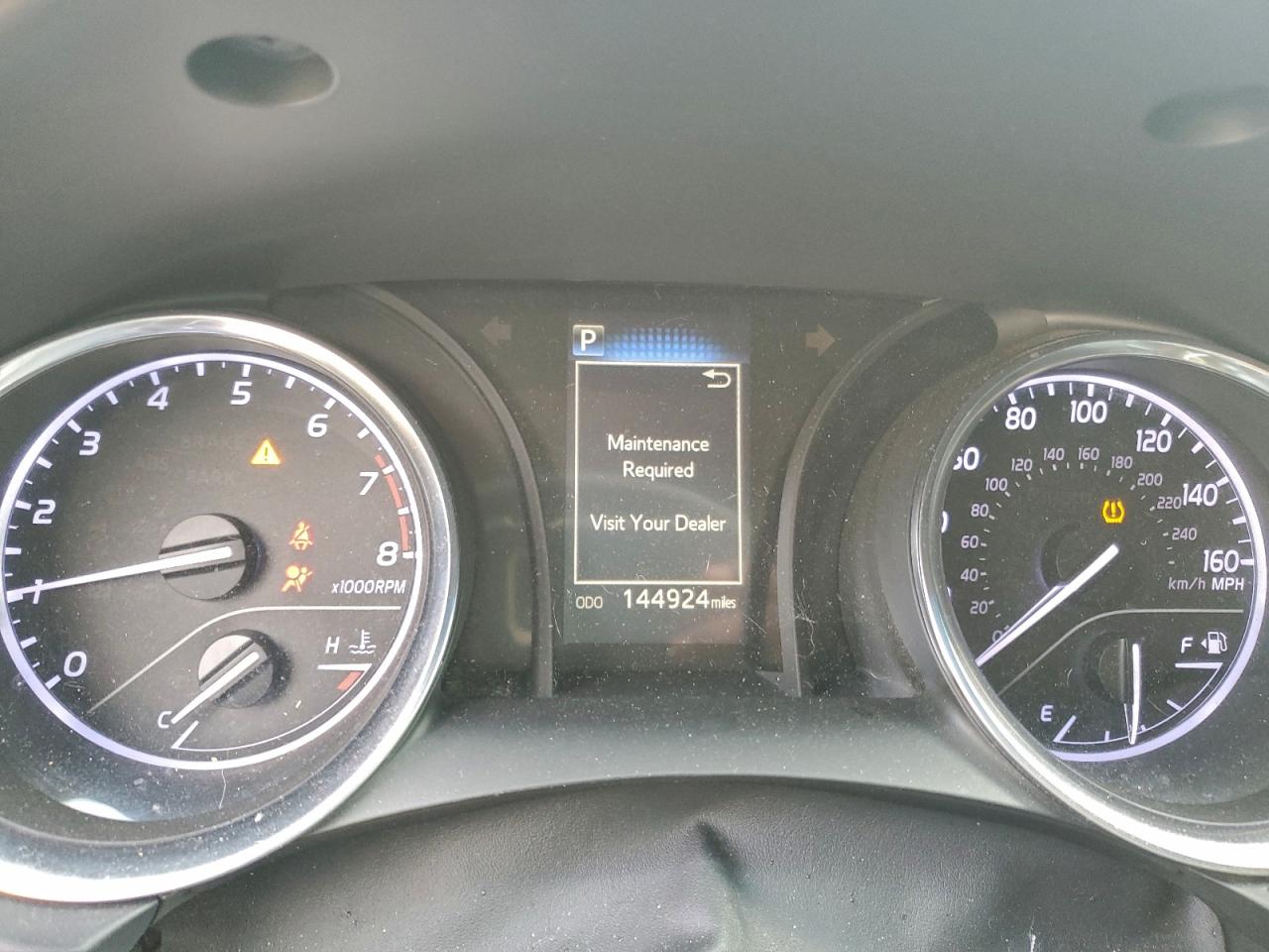 Toyota Camry L Image 9