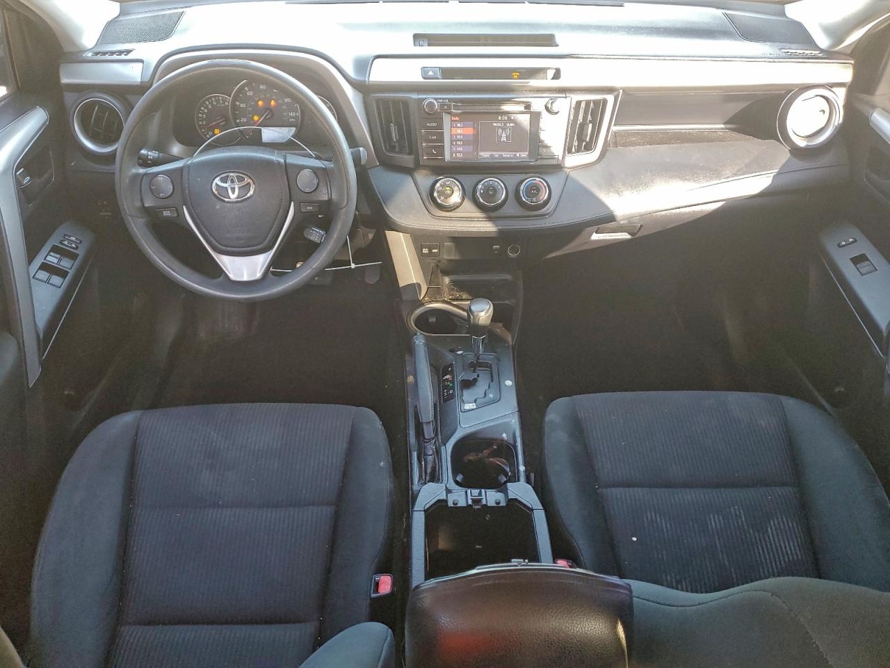 Toyota RAV4 Le Image 5