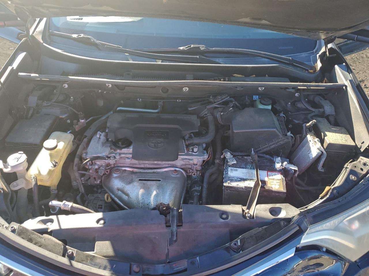 Toyota RAV4 Le Image 13