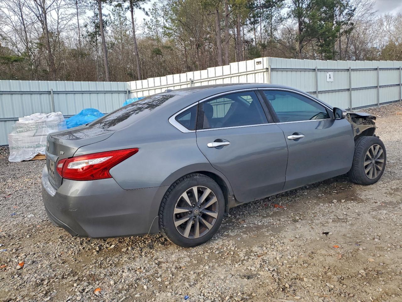 Nissan Altima 2.5 Image 2