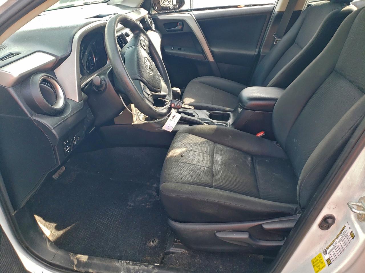 Toyota RAV4 Le Image 3